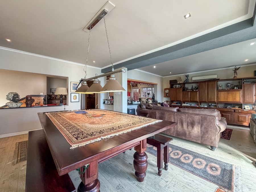 4 Bedroom Property for Sale in Bantry Bay Western Cape